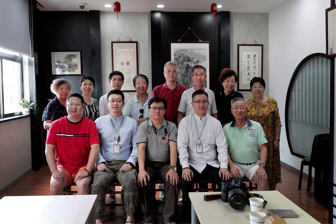 上海接力爱公益事业发展中心举办天目曦影沉香鉴赏会