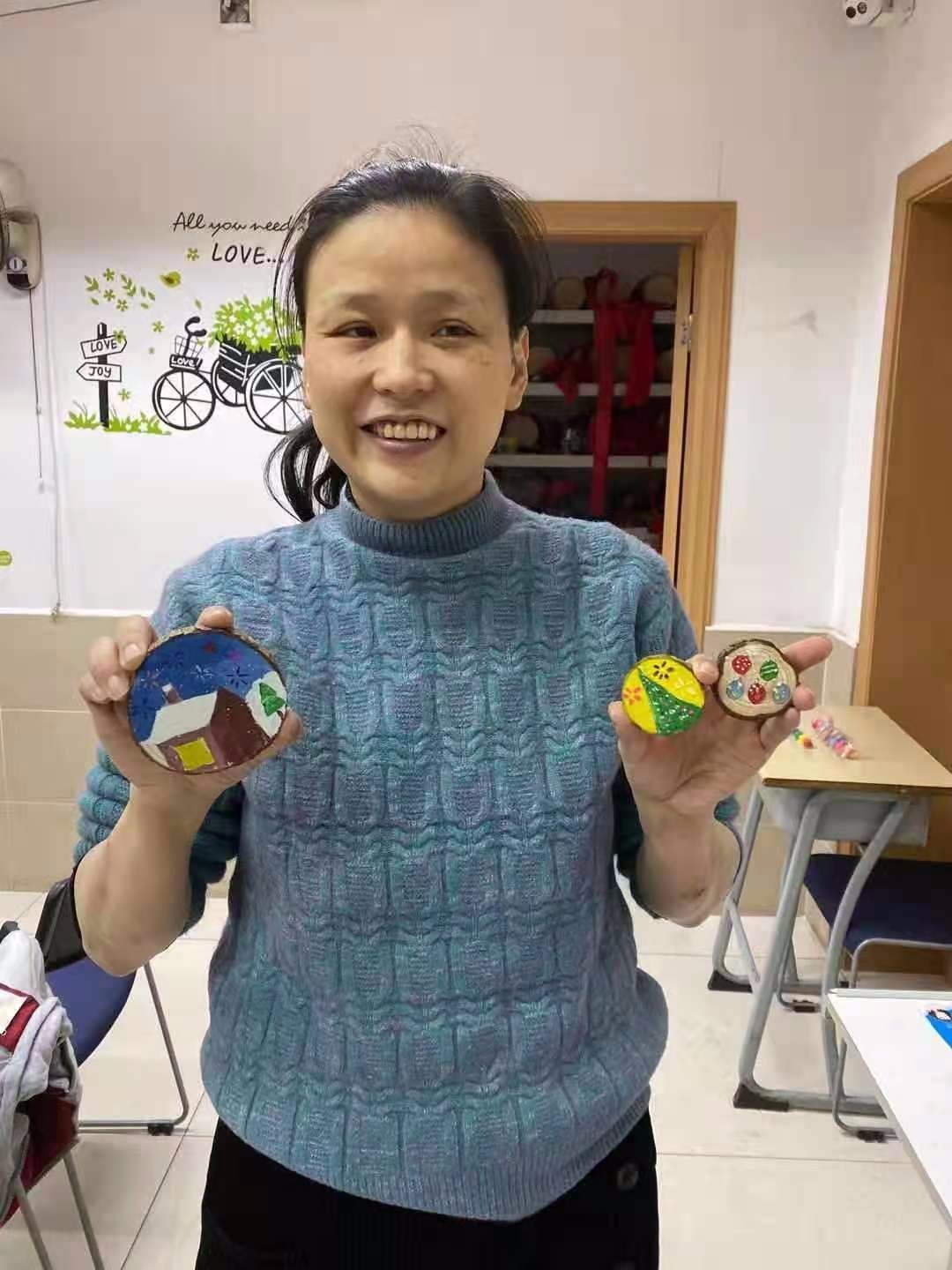 上海接力爱公益事业发展中心开展“初雪迎新 辞旧迎新”活动
