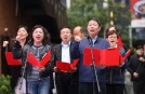 2025年11月1日，五里桥街道社区(老年)学校师生代表黄浦“人文行走”项目参加上海市人文行走移动课堂展示