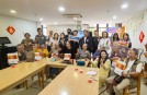 5月20日上海黄浦明立社区公益服务中心志愿者在五里桥街道综合社区为老服务中心开展“精油为伴 情绪赋能健康”主题 健康助老活动